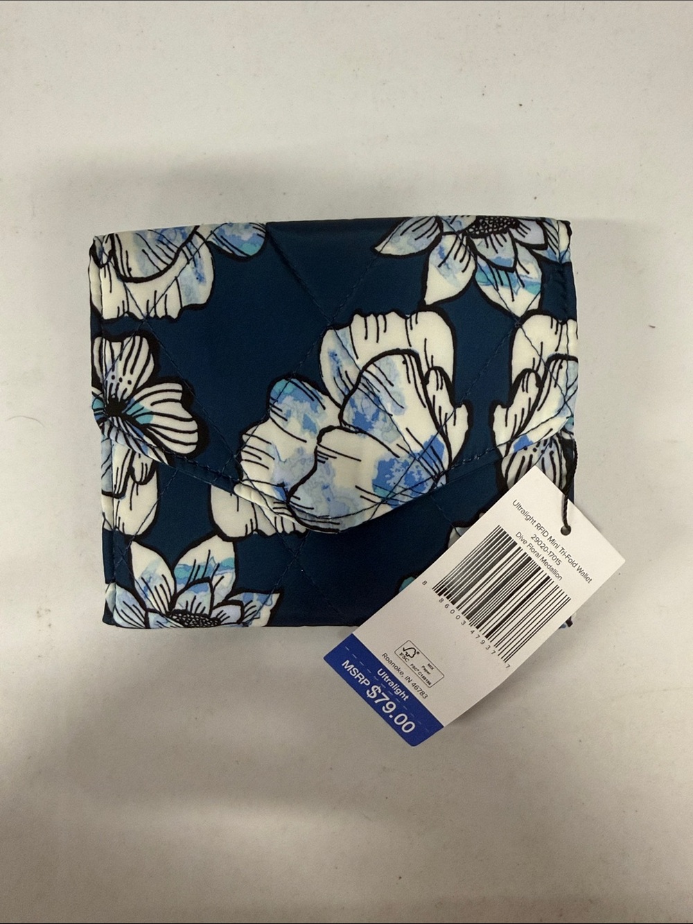 NWT Vera Bradley Teal Blue Floral Quilted Card Wallet